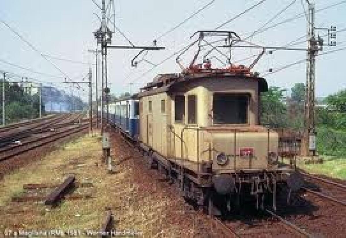 Aggiornamenti dall'inferno: il trenino funzina ancora in "maniera perturbata". Nella notte è stato rubato il rame dalle stazioni. - 