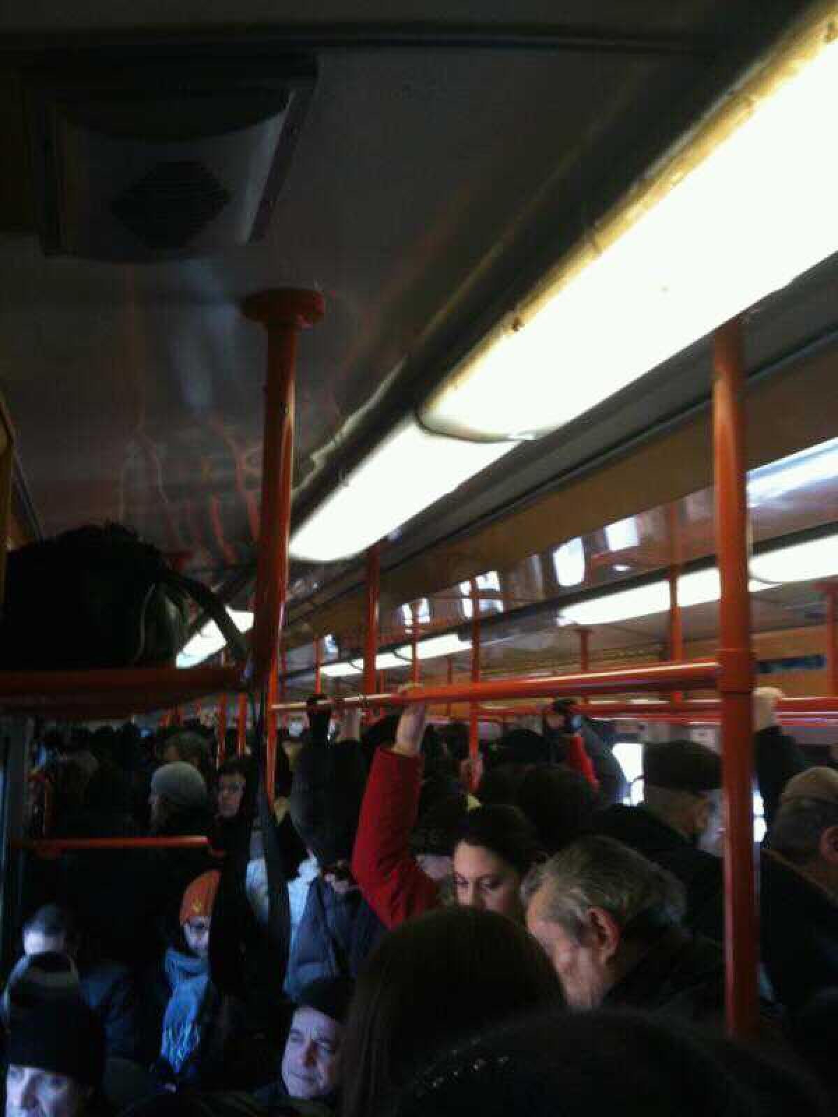 Roma-Lido, la commissione d’inchiesta ha deciso: “sei i responsabili dei disagi del primo marzo” - 