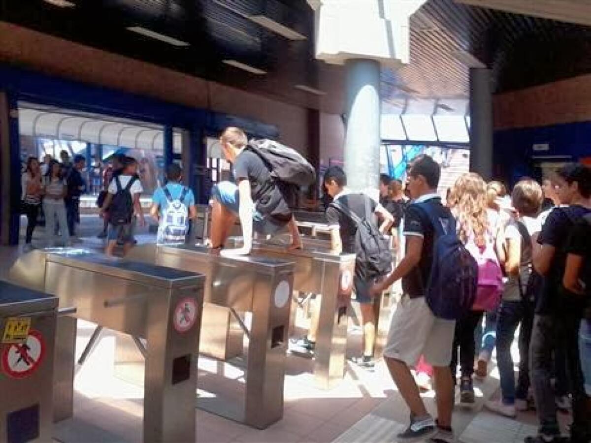 Le consuete esondazioni verbali di Marino sull'Atac - 