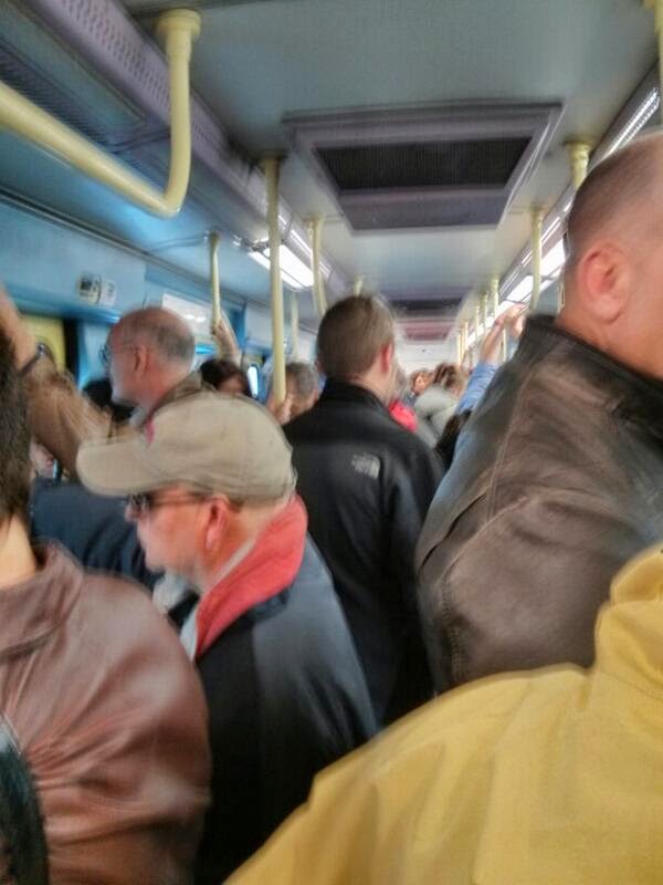 gente sulla roma-lido