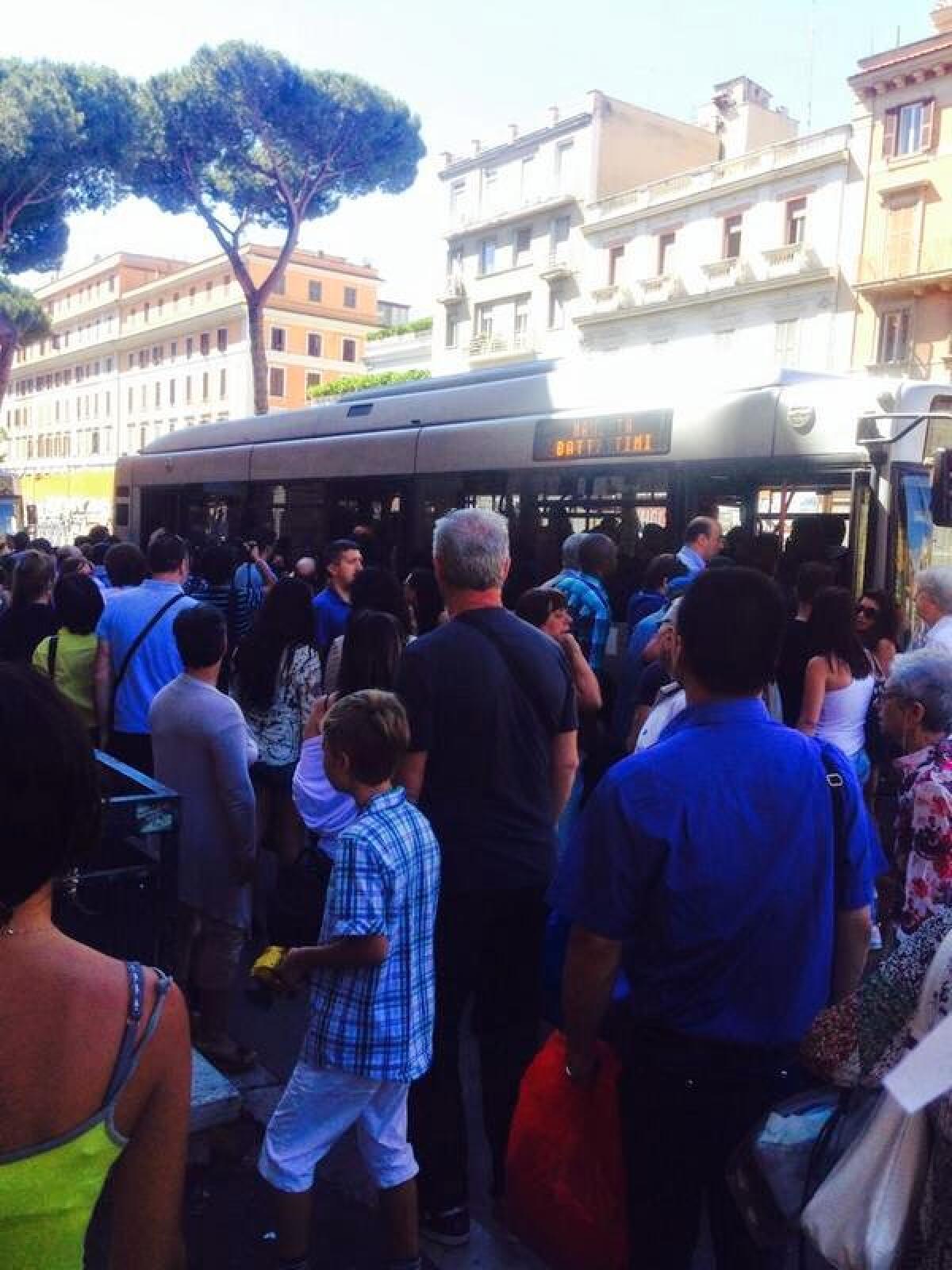 "Ci scusiamo per il disagio" #metroa - 