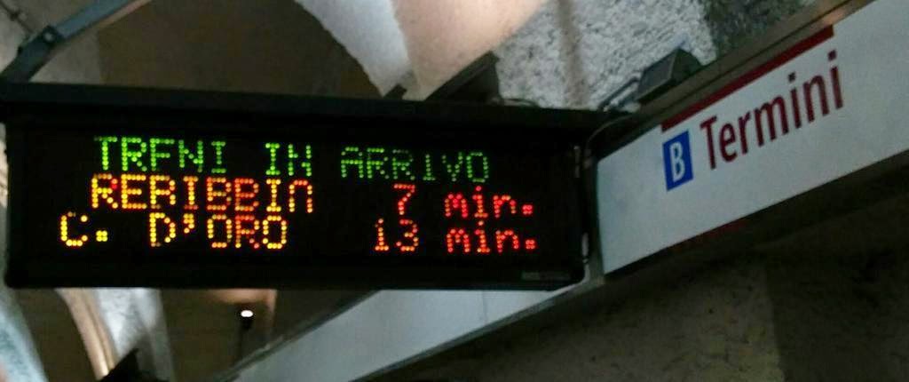 Tempi di attesa sulla Metro B a Roma