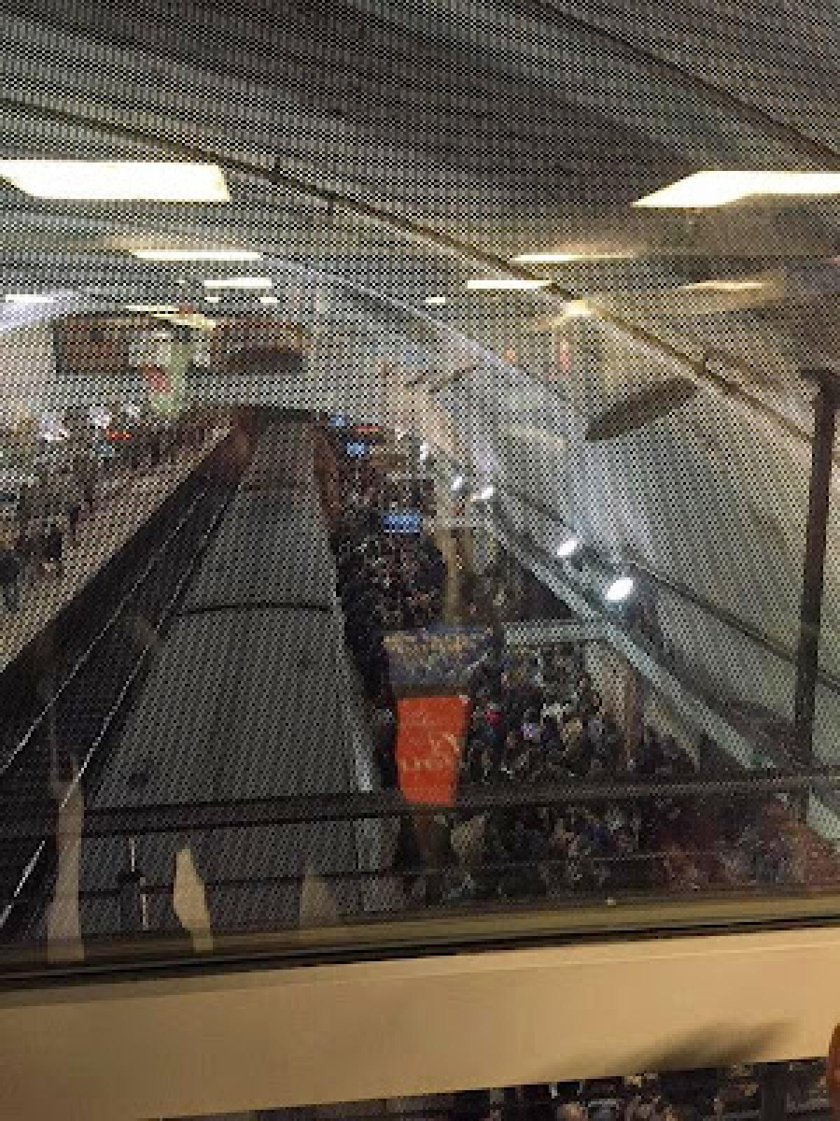 #buongiornouncazzo la Metro B si è rotta - 