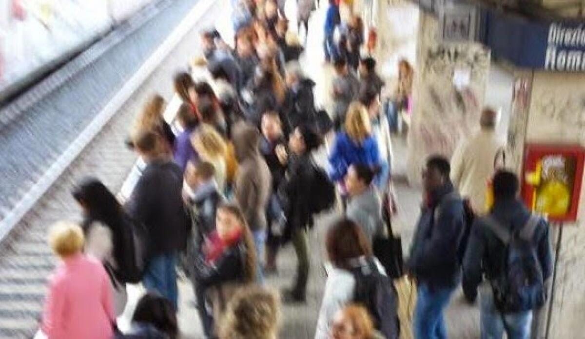 25 tweet di puro disagio sulla Roma-Lido - 