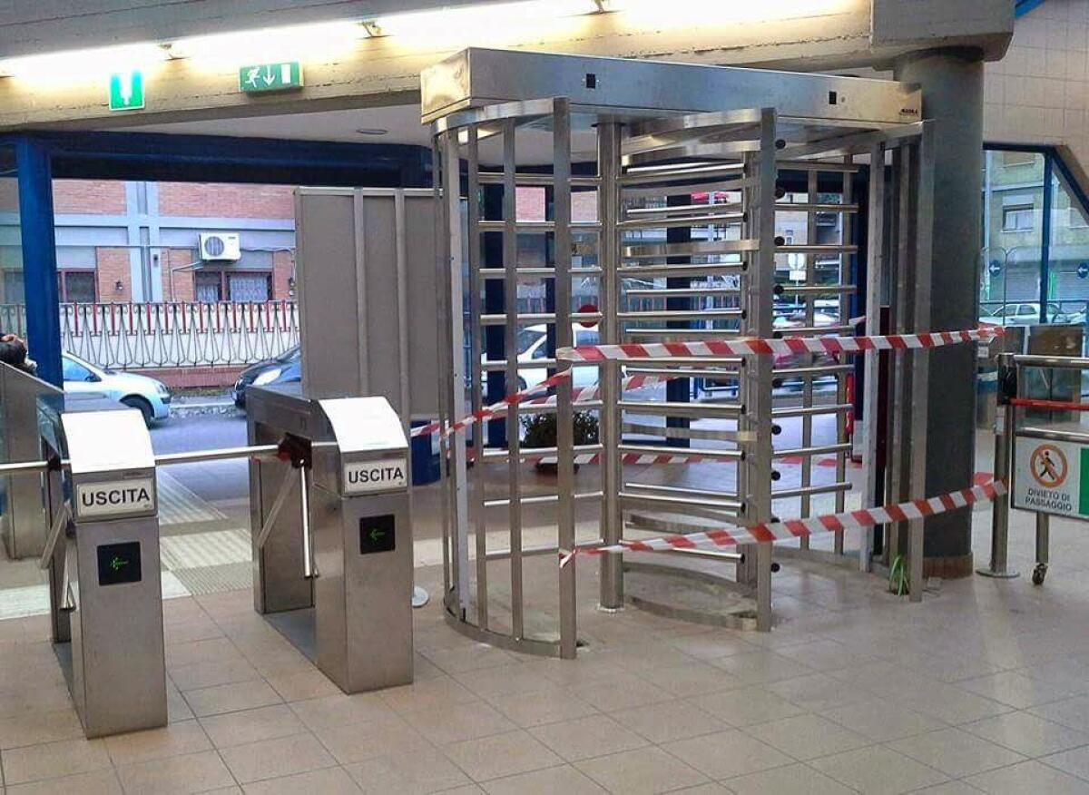 Le sbarre alla stazione – parte seconda - 