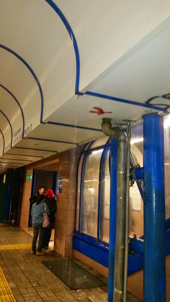 Vitinia - Piove dentro la Stazione