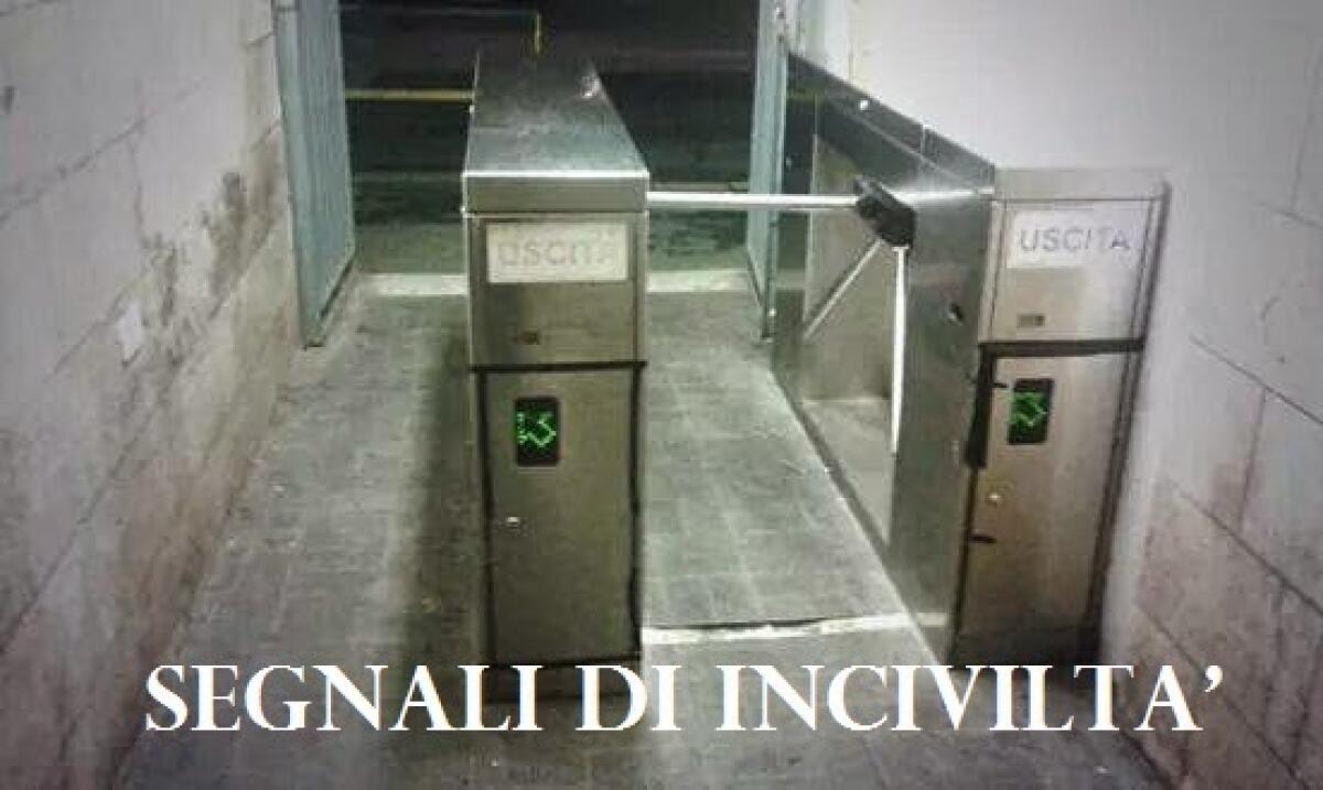 Tracce di umana inciviltà... - 