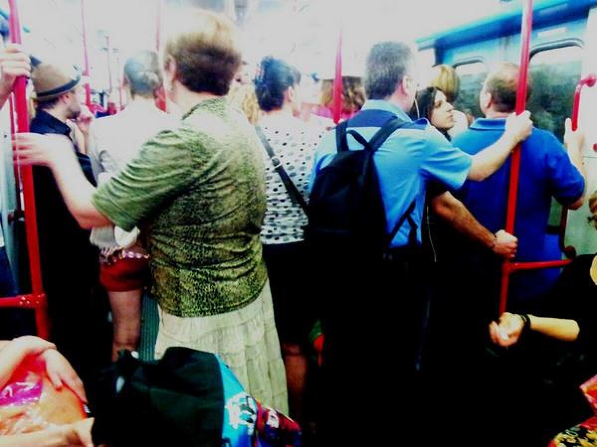 Pillole di immobilità insostenibile - tutti sulla porta - 