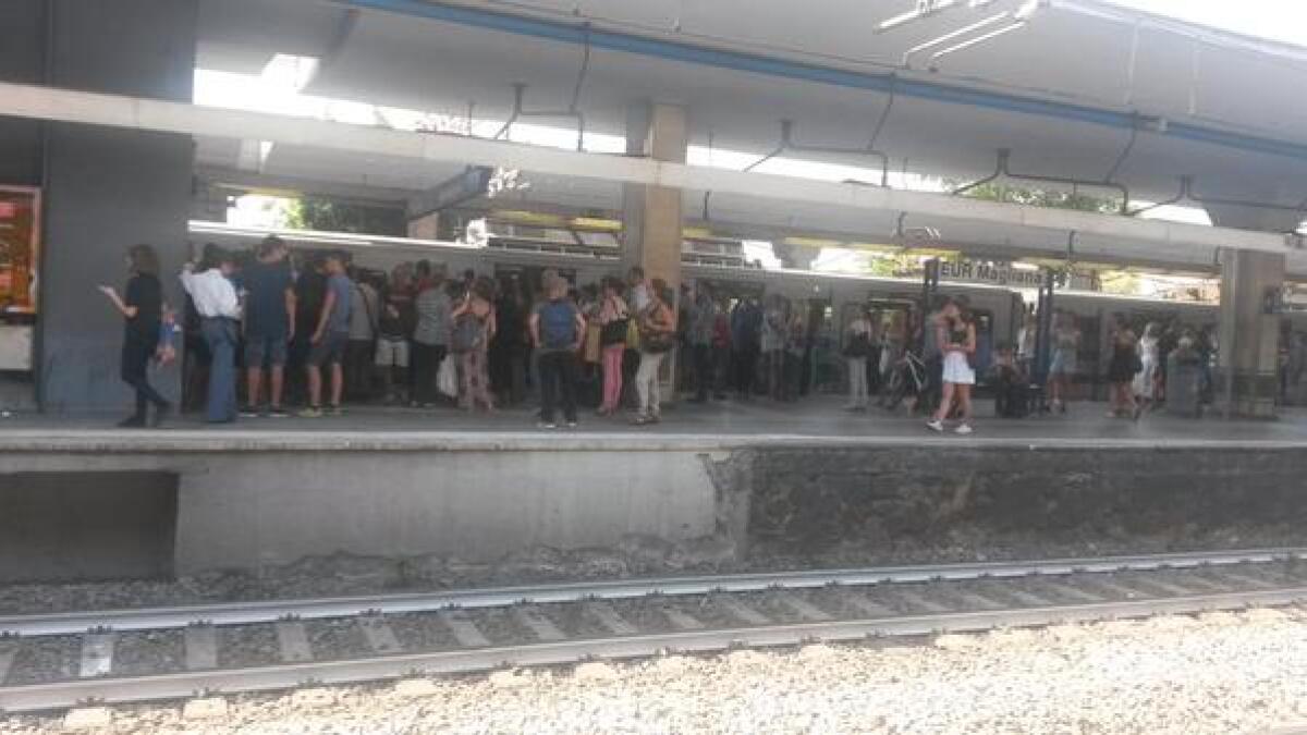 Flash Roma-Lido, treno rotto ed utenti incazzati - 