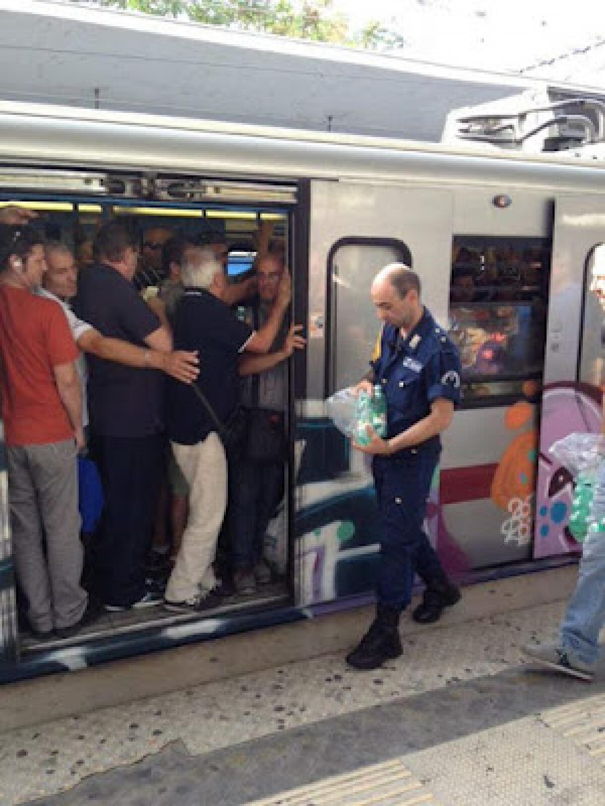 Il quinto mondo - non vi scusiamo per il disagio - 