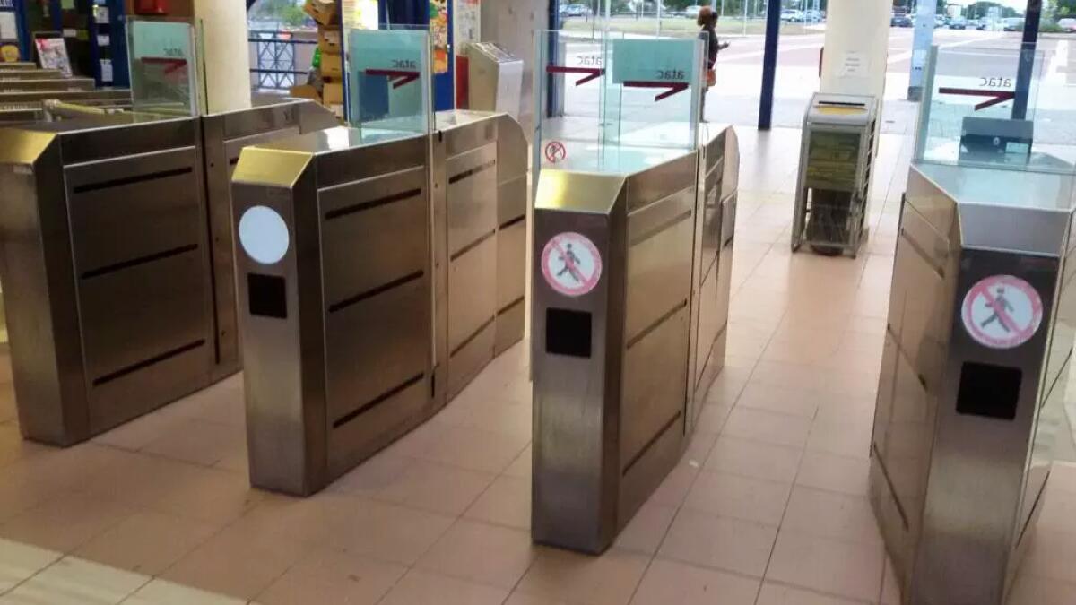 Pagano sempre i coglioni  - 