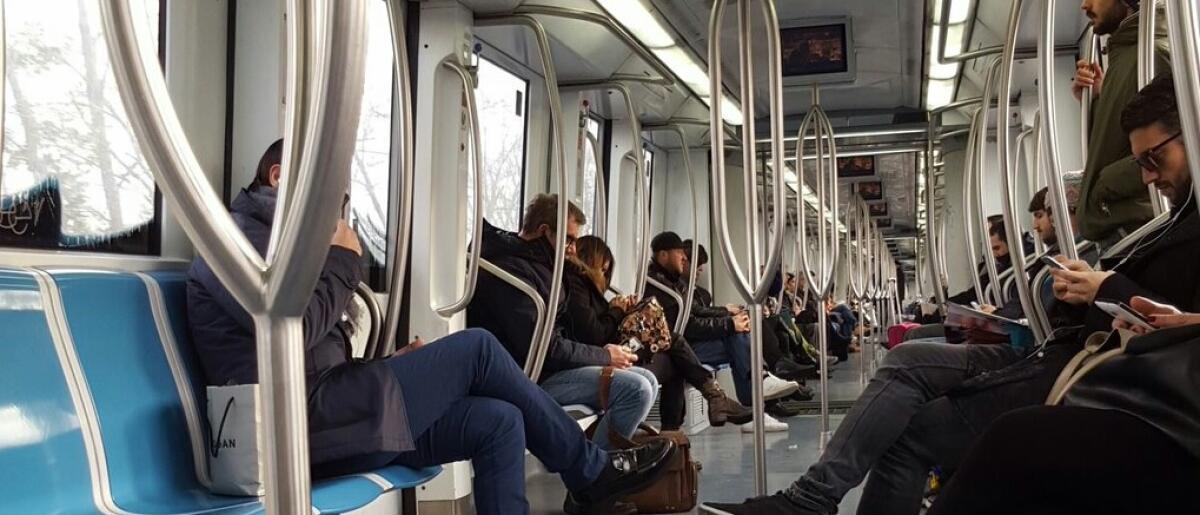 Roma-Lido Ora scendo e spingo, hai bisogno di una mano...  - 