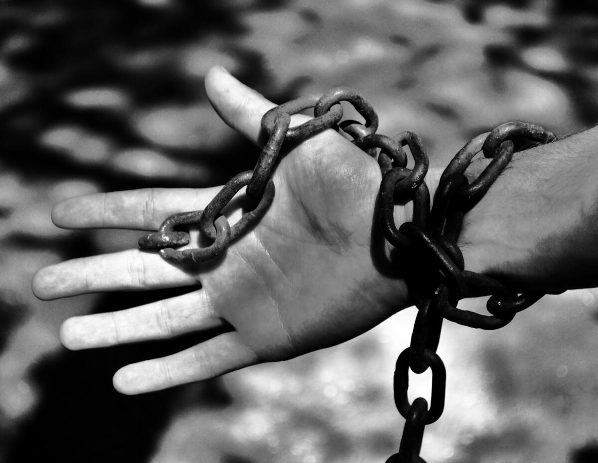 Autisti Roma TPL si incatenano per protesta - 