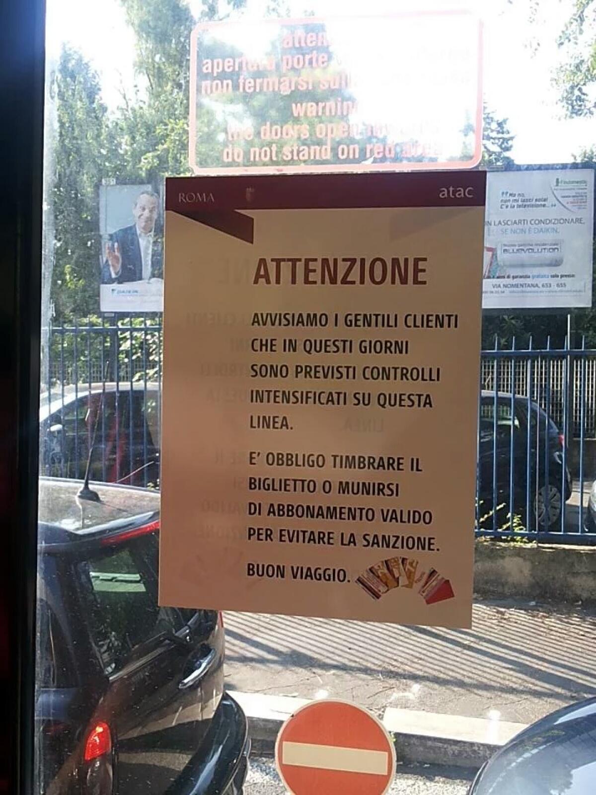 #Atac avvisa i "Gentili clienti" - 