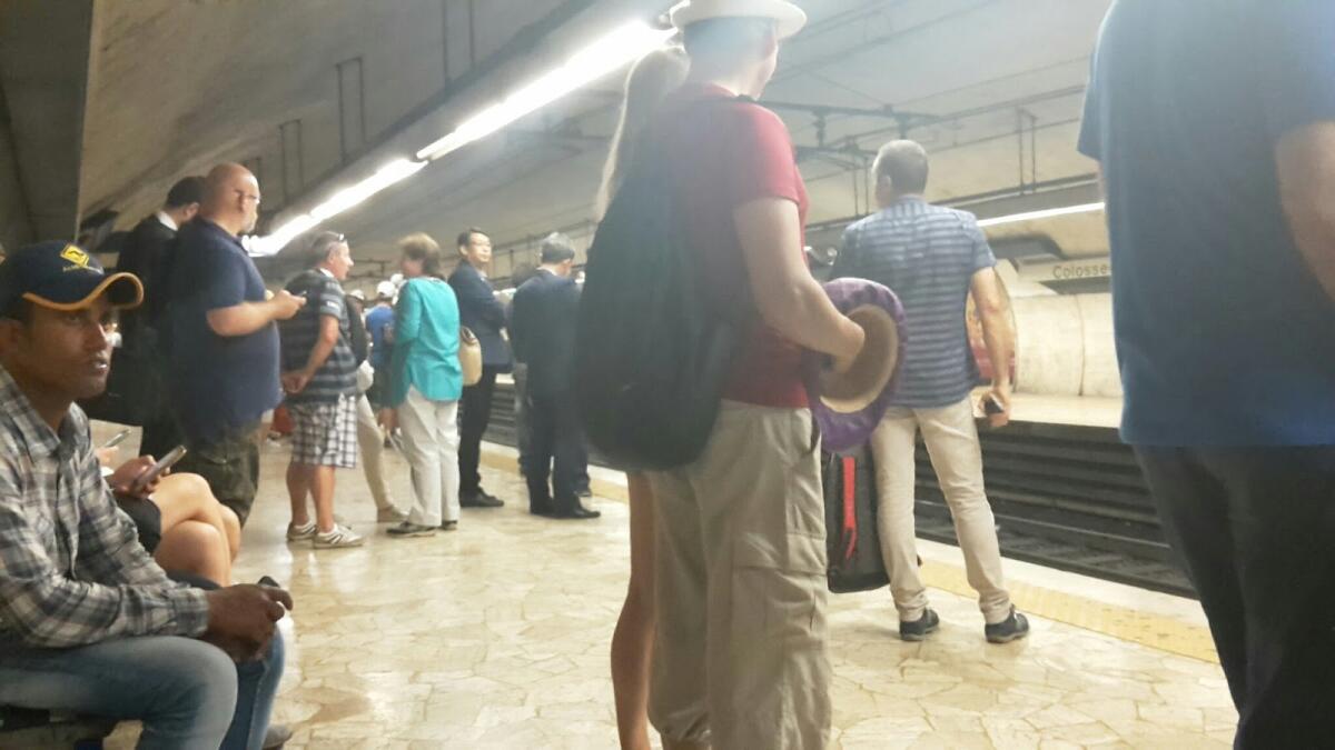 E anche oggi la metro la prendiamo domani  - 