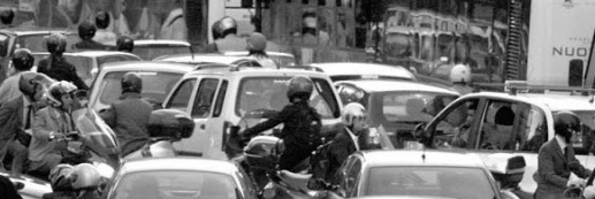 Cosa ha portato i mezzi pubblici romani a questa condizione pietosa?  - 