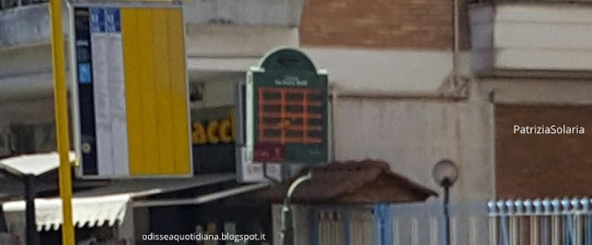 Intrattenimento alla fermata del bus - 