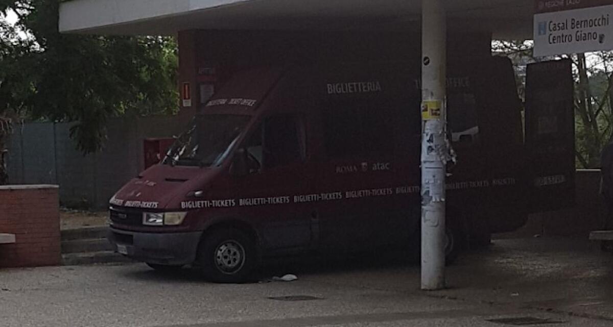 Vandali sulla Roma-Lido, la risposta di Atac - 