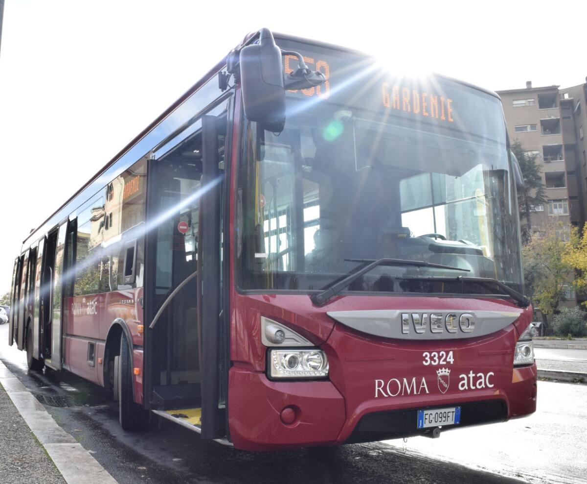 Un nuovo bus vittima di decerebrati! - 