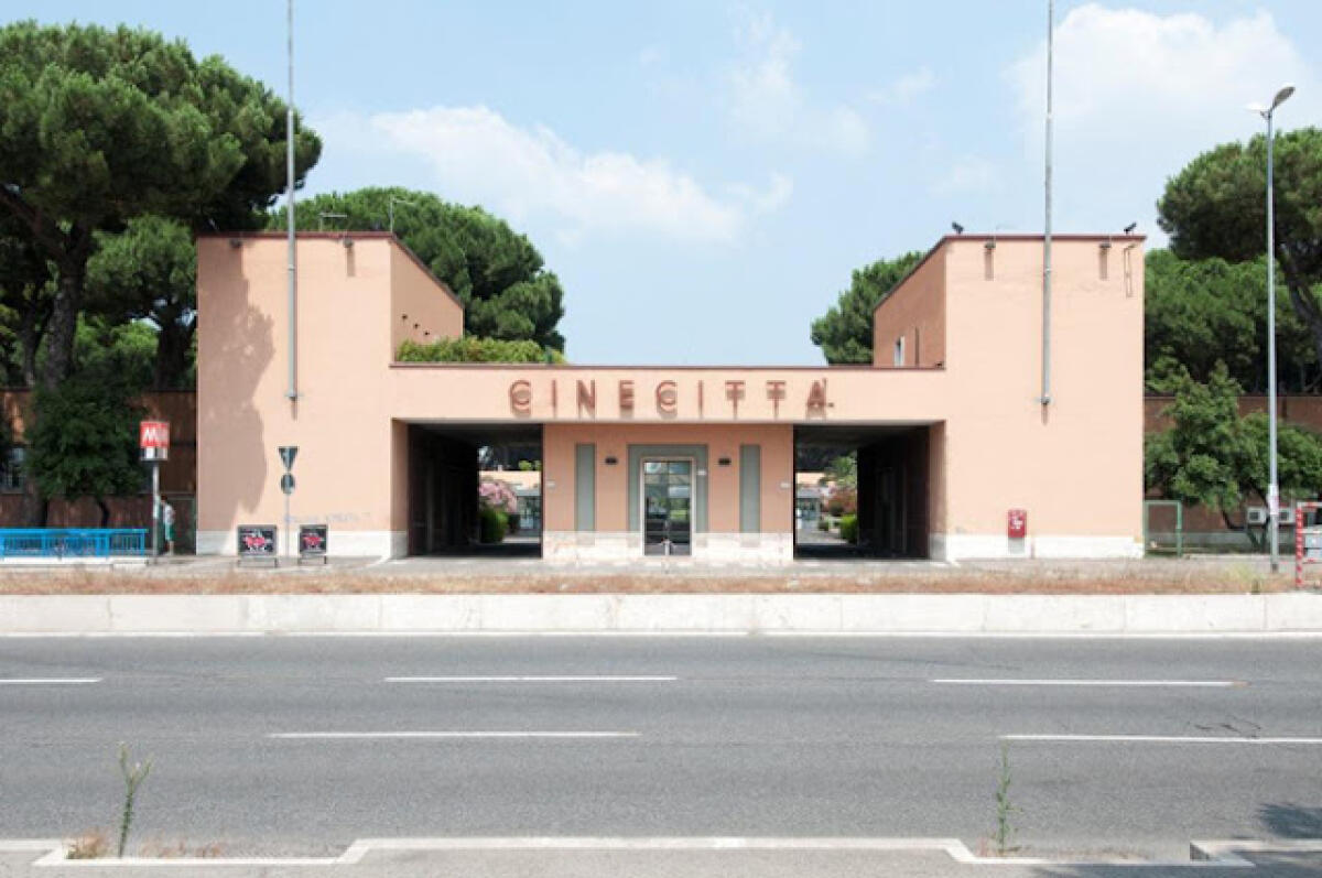 Roma Trasporti News - Cinecittà deviate 5 linee per lavori - 