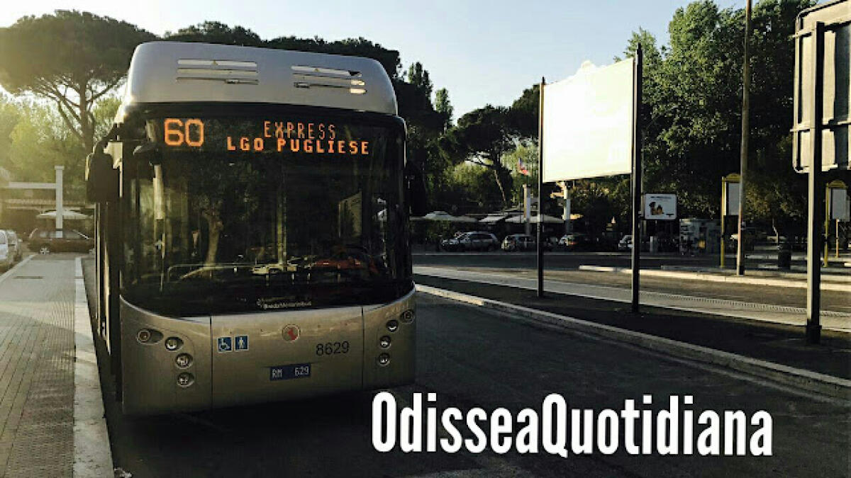 "Biglietti prego": pendolare aggredisce controllore, passeggeri ed un agente - 