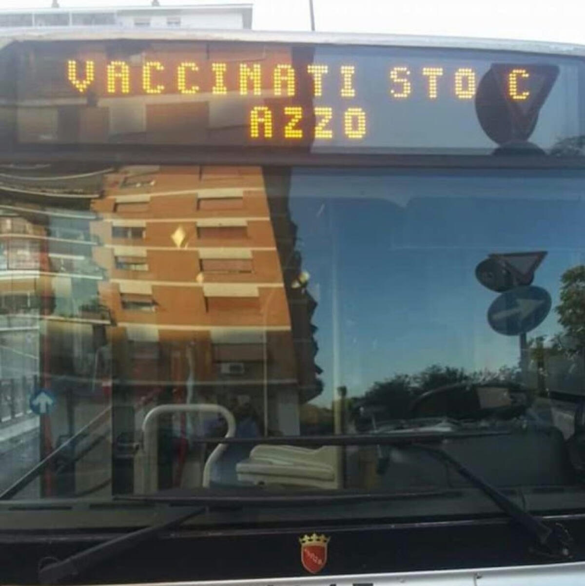 Gli autobus No-Vax - 