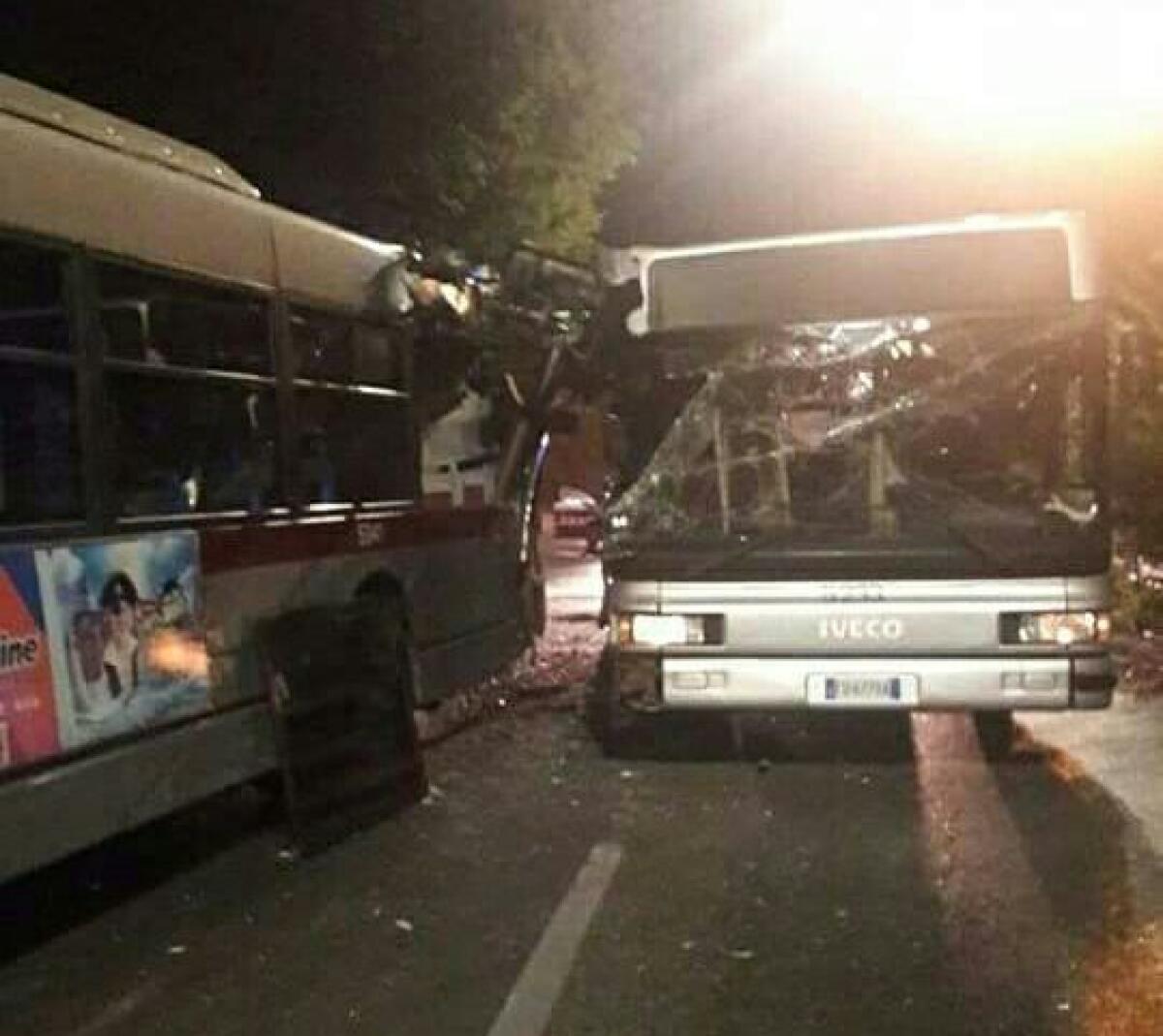 Incidente tra due bus stanotte sulla Flaminia! - 