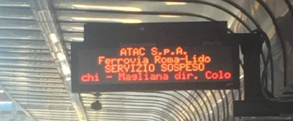 Roma-Lido bloccata - 