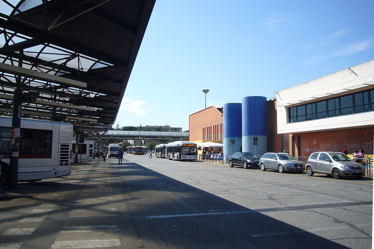 La situazione intollerabile del parcheggio di Laurentina - 