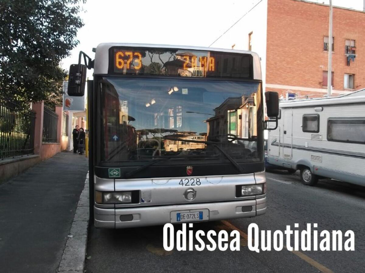 Raggi: Atac resti comunale, no Fs - 