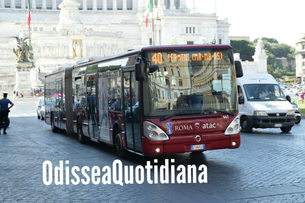 La (non) manutenzione Atac; fermi in deposito il 30% dei nuovi bus da 18 metri - 