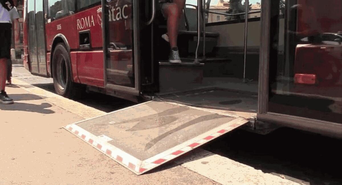 Bus garantiti per i disabili, un grande passo avanti - 