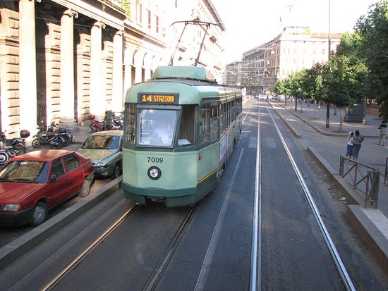 1.1214078820.rome_tram.jpg