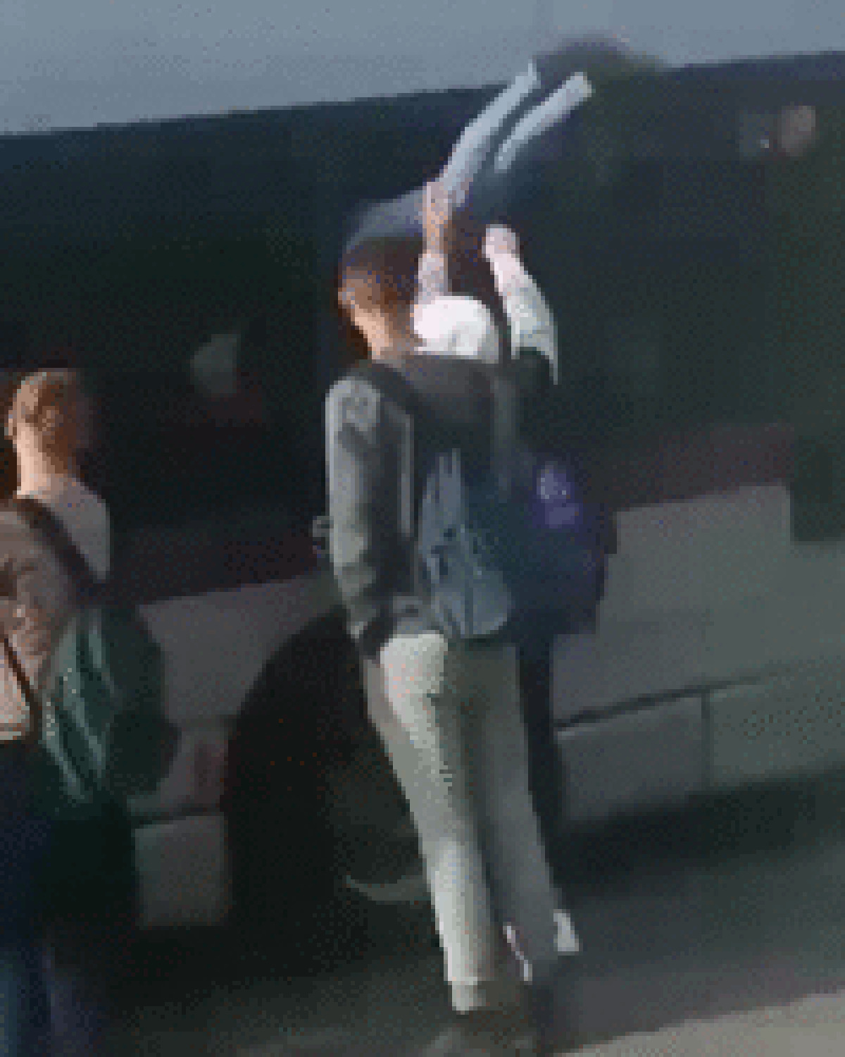 Tintoretto, nell'autobus strapieno gli studenti entrano dai finestrini: il video è già virale - 