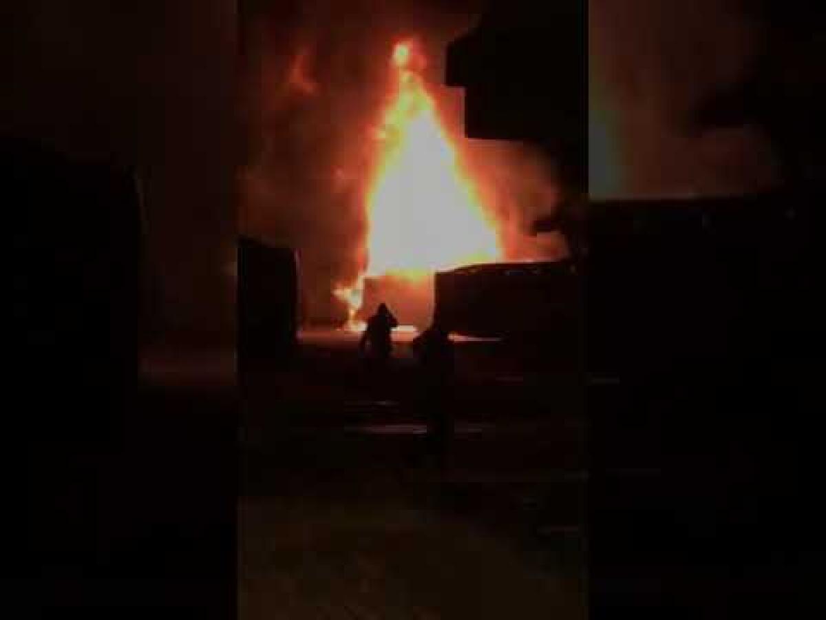 Atac: in fiamme bus in sosta su piazzale deposito Tor Pagnotta - 