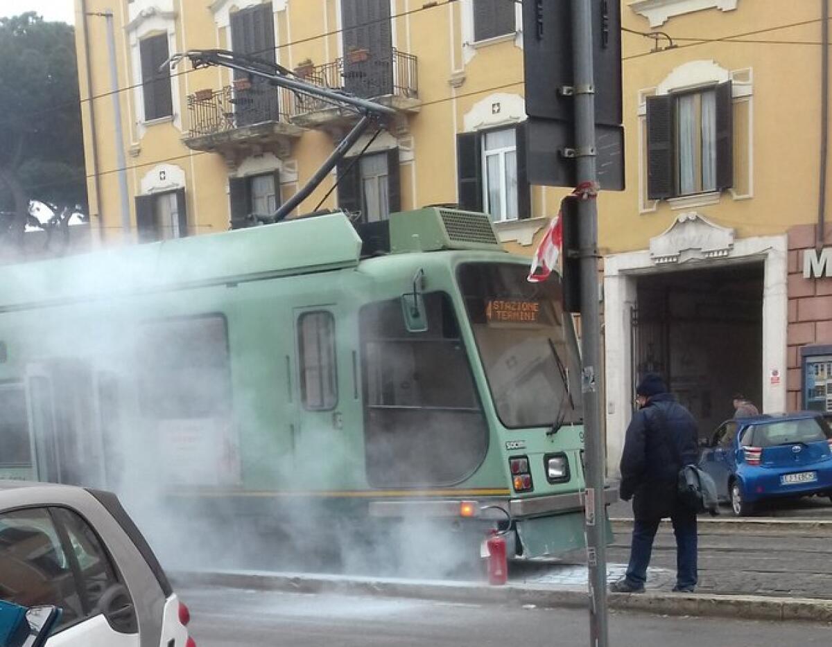 Roma: Anche i tram vanno in fumo! - 