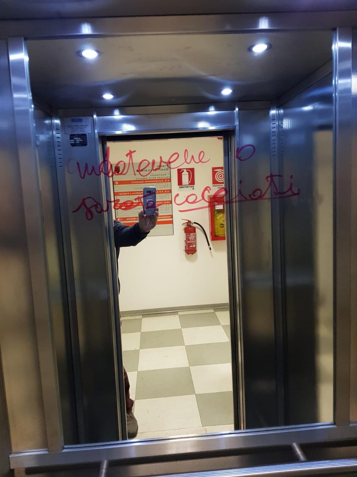 "Andatevene o sarete cacciati" - 