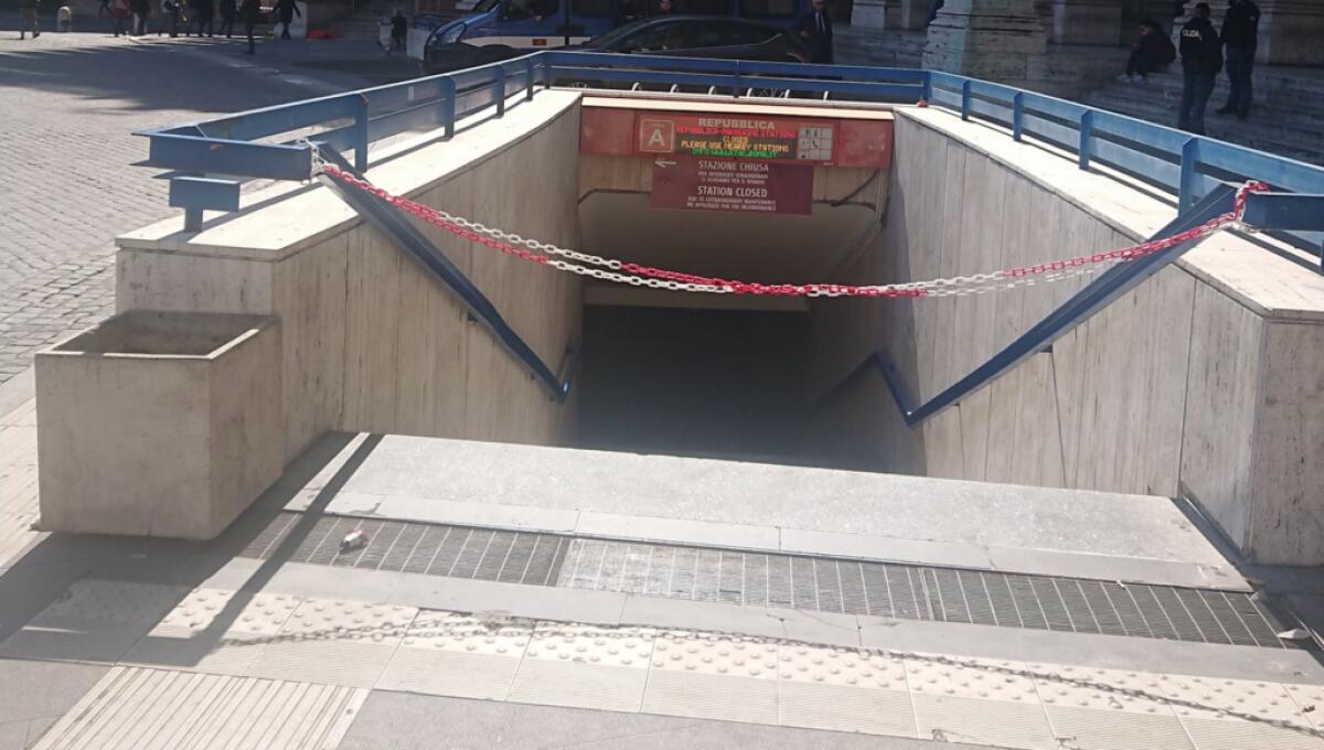 Repubblica, i commercianti denunciano Atac: interruzione di pubblico servizio - 