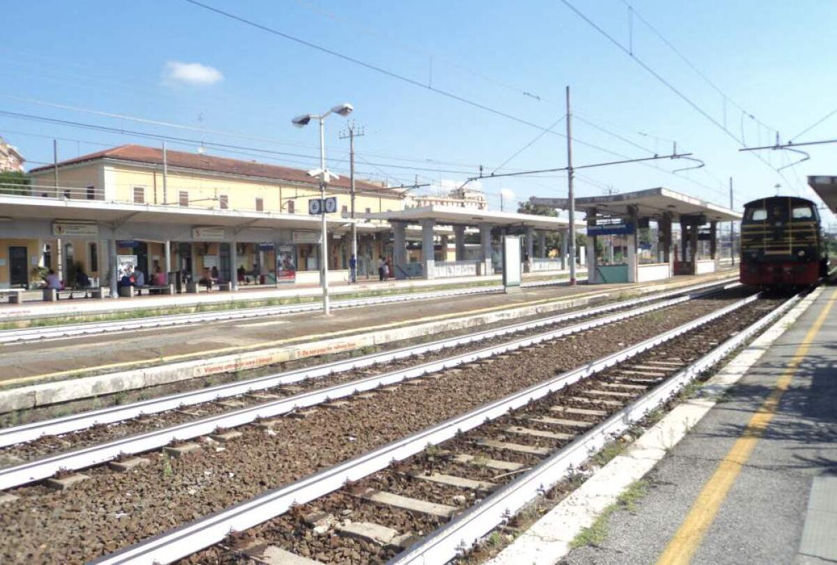 Atto vandalico: treni in ritardo tra le stazioni Roma Tuscolana e Roma Ostiense - 
