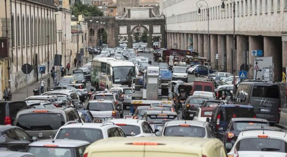 Roma: 254 ore l’anno perse nel traffico - 