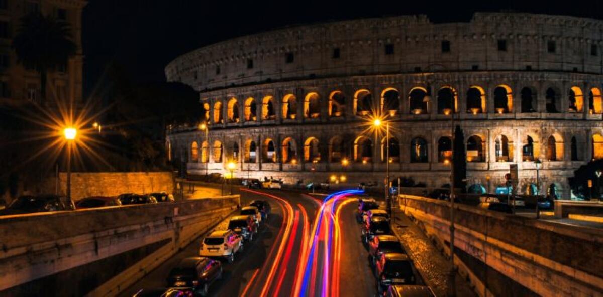 Nuova rete di bus notturni. Raggi: “Più collegamenti dal centro alla periferia” - 