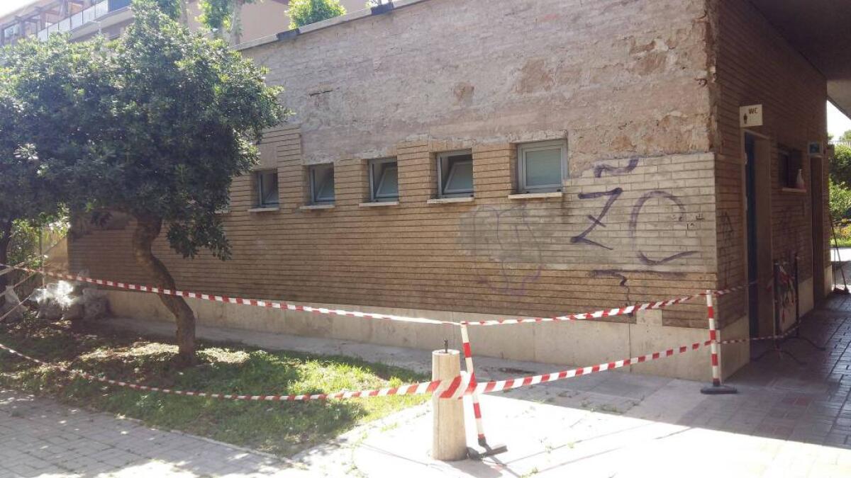 A Lido Centro bagni maschili fuori servizio da mesi - 