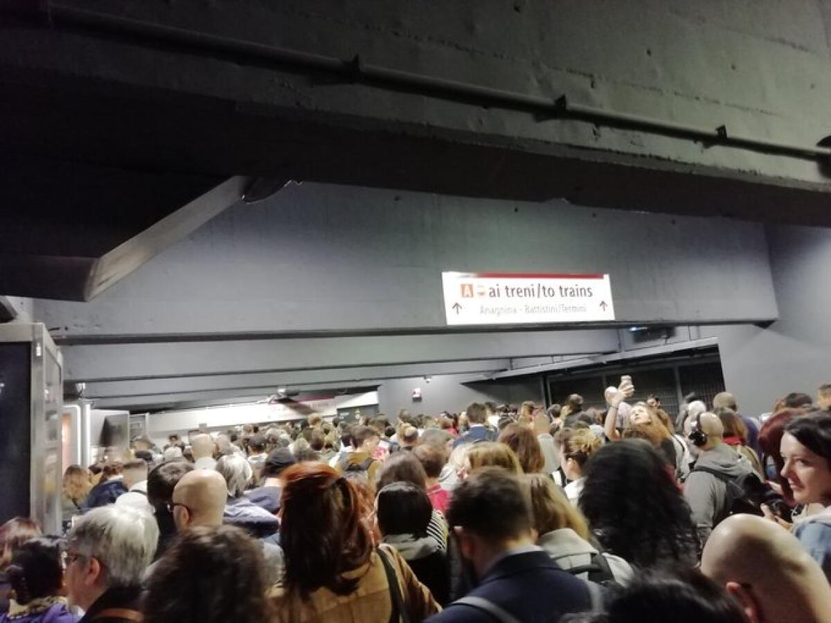 Le scale mobili a San Giovanni - 