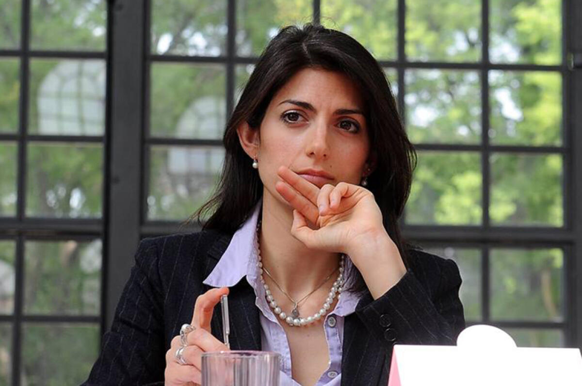 Raggi: 15 nuovi bus Atac entro il 2019 - 