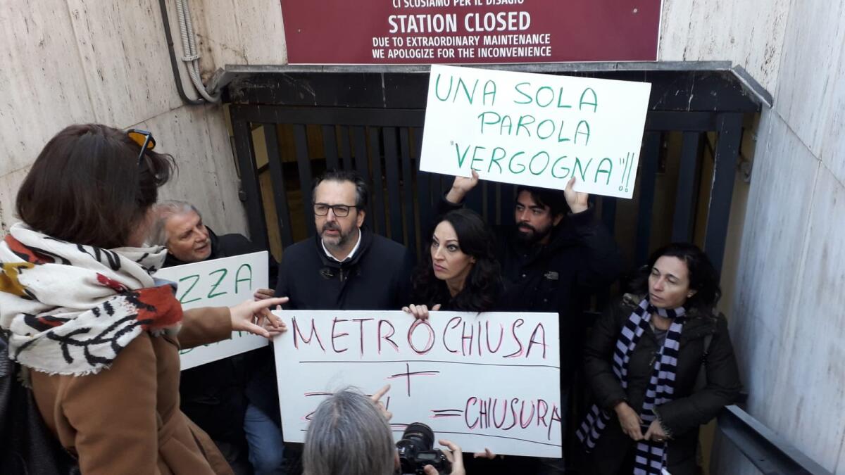 Stazione Metro Barberini: La protesta dei commercianti - 