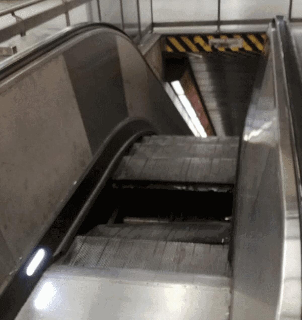 Metro A Roma: crolla la scala mobile di Furio Camillo - 
