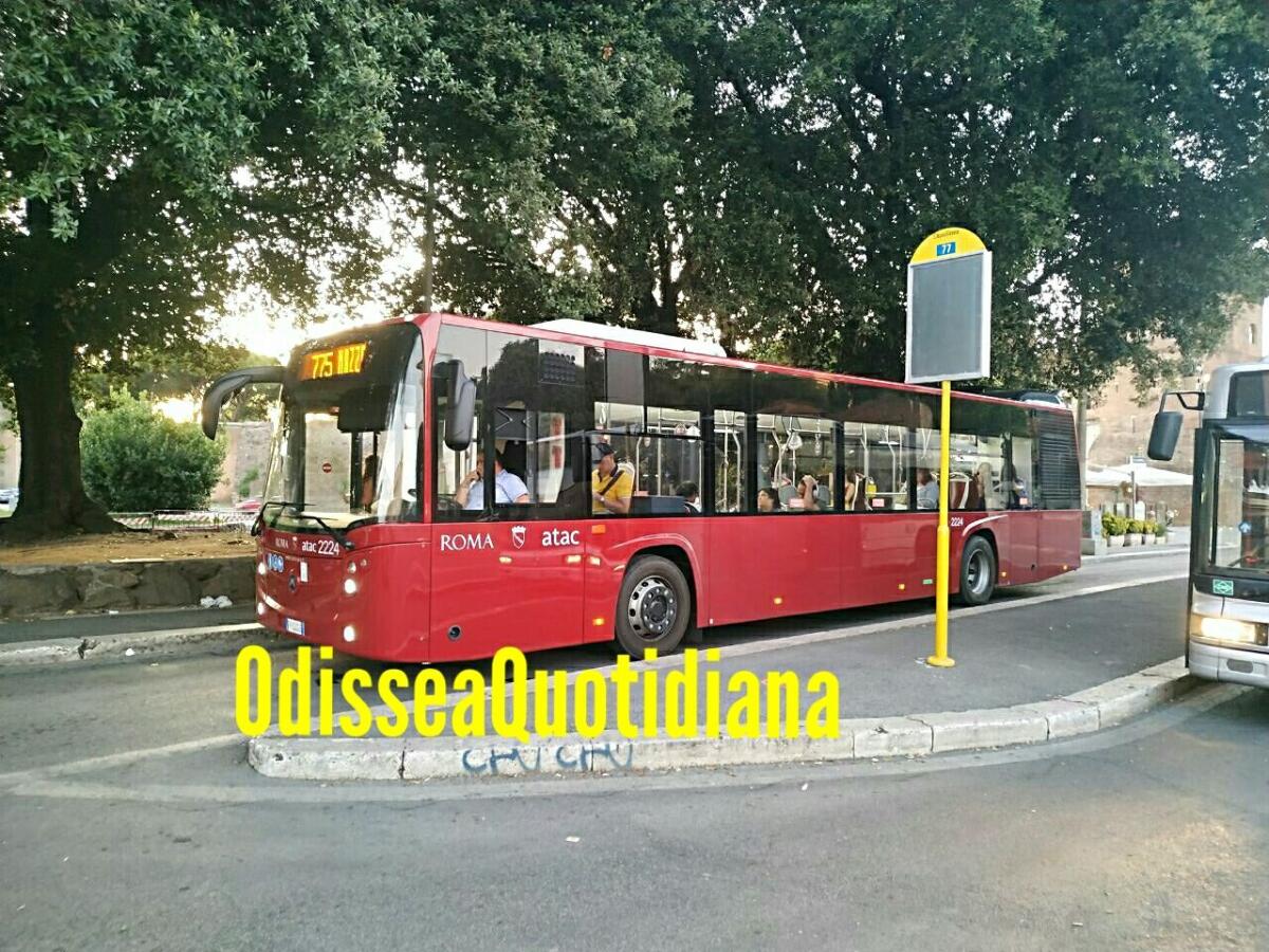 Coronavirus, protestano i lavoratori Atac: il kit di protezione è una presa in giro - 