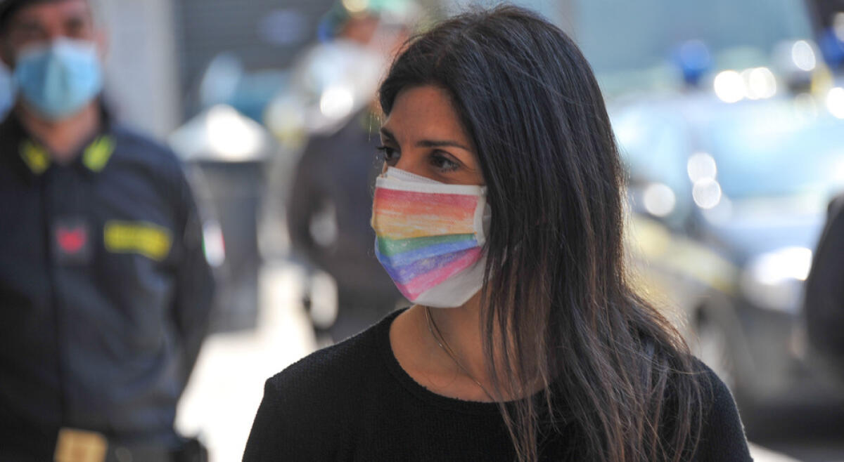 Coronavirus, Raggi: «Tracciare gli spostamenti e riaprire a scaglioni» - 