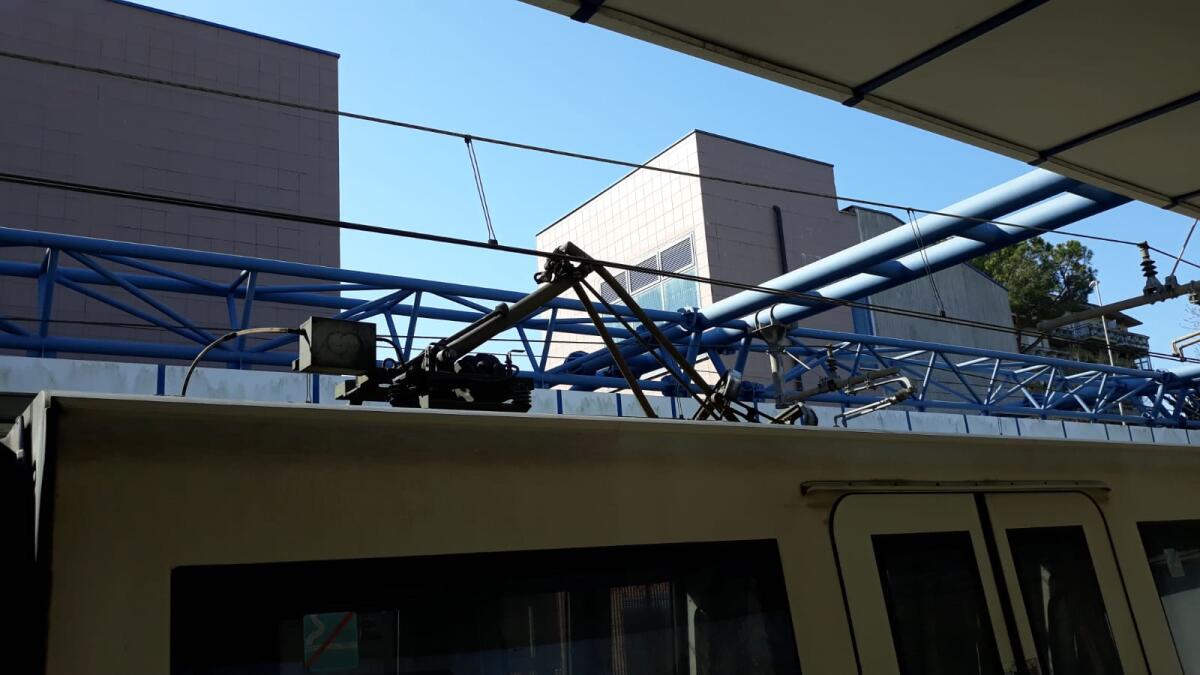 Roma-Lido: servizio interrotto causa guasto alla linea aerea - 