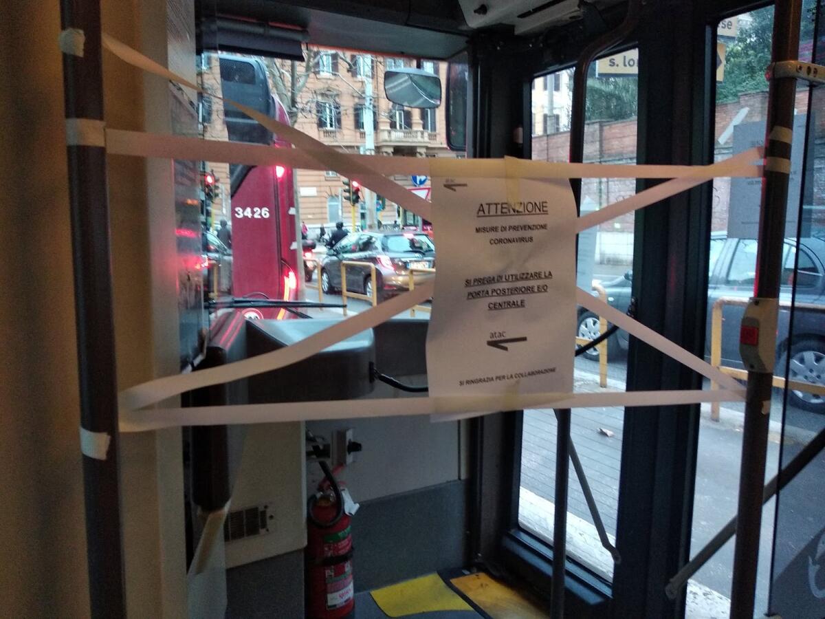 Roma, i Sindacati denunciano inevitabili assembramenti su alcune linee Atac - 